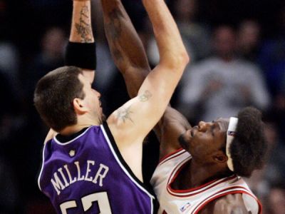 Hráčmi týždňa v NBA Hedo Türkoglu a Brad Miller