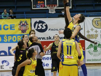 Do finále slovenského pohára žien KOSIT a Nitra