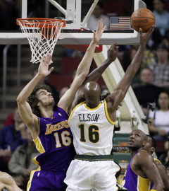 Fotogaléria k nočným stretnutiam NBA z 24. februára