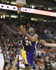 Lakers vďaka famóznemu Bryantovi zdolali Dallas