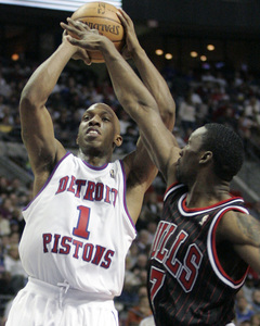 Detroit druhým istým postupujúcim do play off