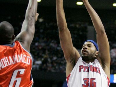 V Zápase hviezd Rasheed Wallace namiesto Kevina Garnetta