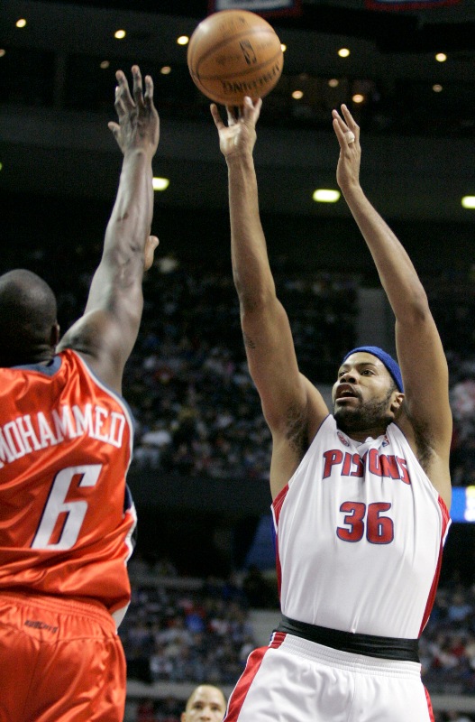 V Zápase hviezd Rasheed Wallace namiesto Kevina Garnetta