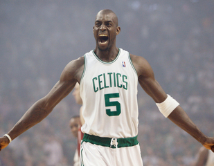 Garnett pomohol 28 bodmi k výhre Bostonu