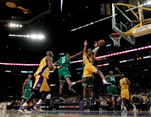 Fotogaléria ku štvrtému finálovému stretnutiu zámorskej NBA