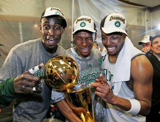 Pierce sa u Busha viac potil ako proti Lakers
