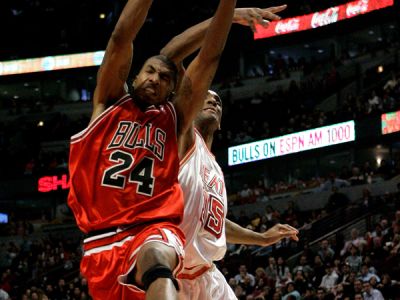 Luol Deng má nový šesťročný kontrakt so Chicagom