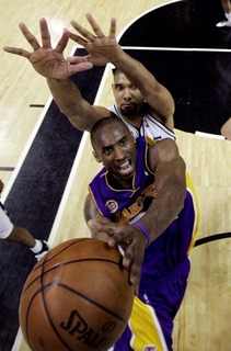 Paul Pierce a Kobe Bryant – zo stávkarov finalistami