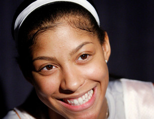 WNBA: Detroit a Los Angeles sa ujali vedenia