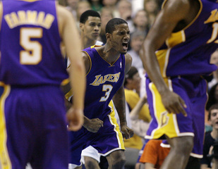 Atlanta a LA Lakers naďalej bez prehry