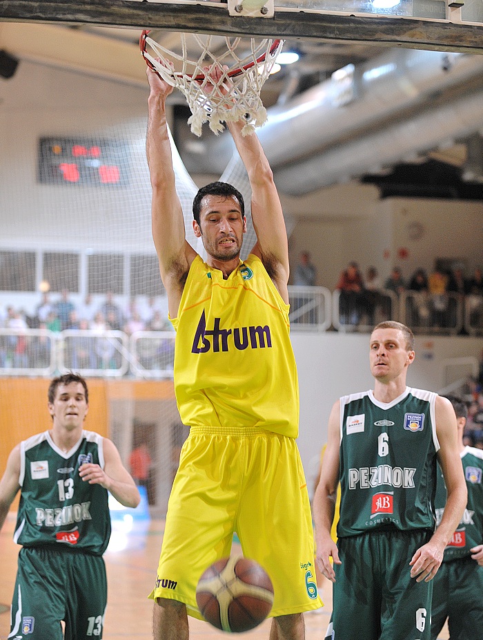 Kováčik je veľký profesionál, pochvaľuje si Lutovský