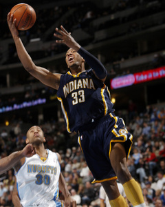 Spurs vyhrali v Miami, v Denveri strelecké hody