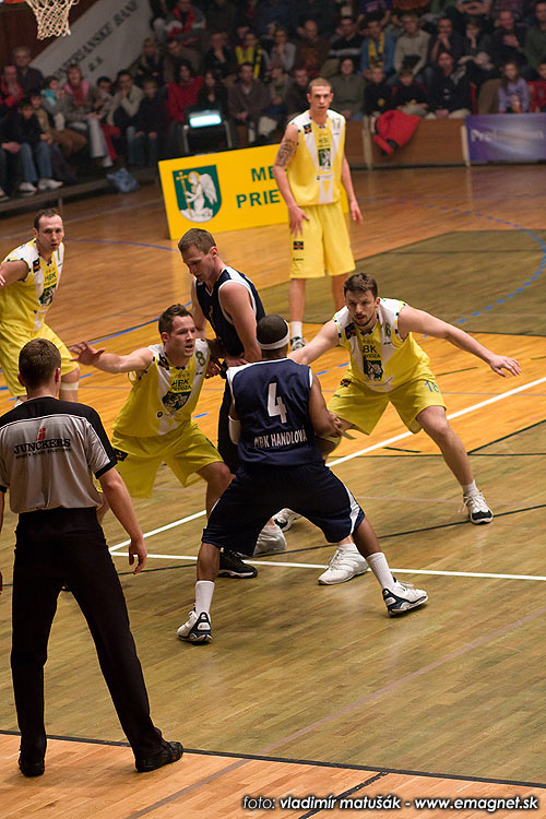 Prievidžania v skvelej atmosfére „rozobrali“ Handlovú