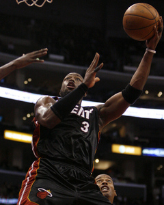 Bryant stúpal v tabuľkách, Wade nestačil na Orlando