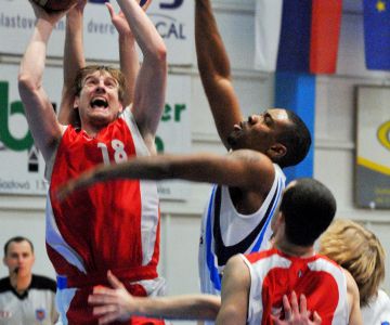 Američan Griffin zo Spišskej Novej Vsi odišiel, Bučák sa vrátil