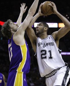Lakers i Cavaliers triumfovali na palubovkách súperov