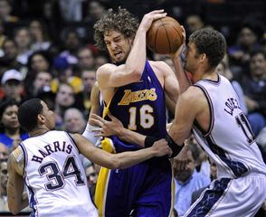 Fotogaléria k nočným stretnutiam NBA z 27. marca