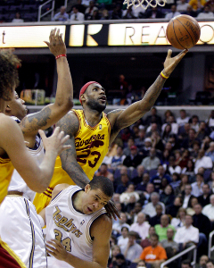 Cleveland najlepším tímom základnej časti