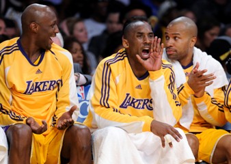 Lakers zničili Houston, do vedenia aj Boston