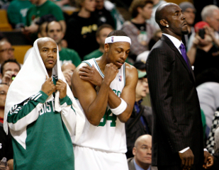 Stop pre Boston, Lakers idú ďalej