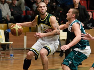 Zlá obrana Jacksona a ani lavička nezabrala