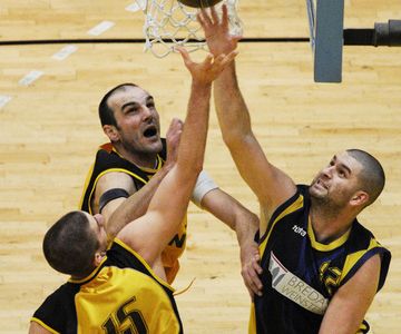 Basketbal v Opave Slovákom chutí, tak ako pizza po zápase