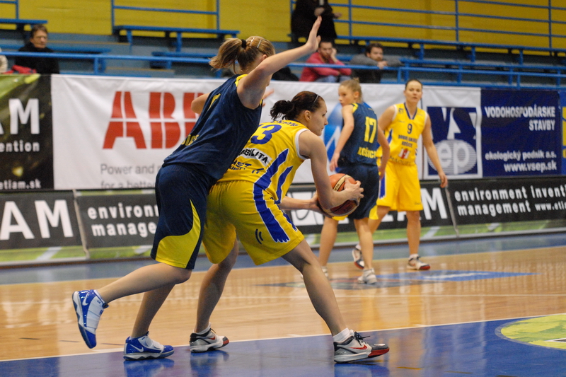 Fotogaléria z pohárového stretnutia Dobrí anjeli Košice – Dannax Sport Košice jun.