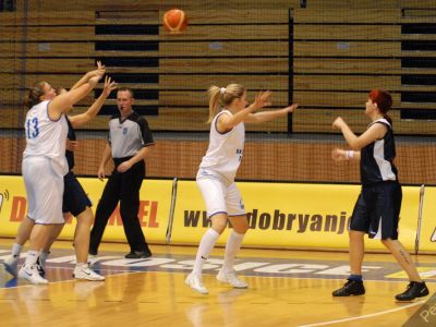 Fotogaléria z pohárového stretnutia INPEK UKF Nitra – Piešťany