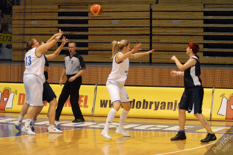 Fotogaléria z pohárového stretnutia INPEK UKF Nitra – Piešťany
