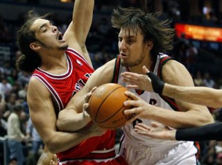 Joakim Noah ešte najmenej tri týždne mimo hry