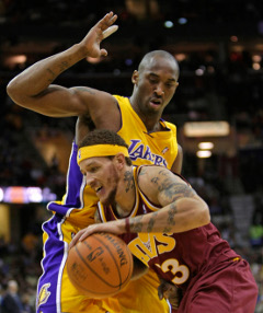Denver nepotrestal Lakers za Bryantovu vychýlenú mušku