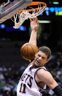 Bucks zastavili desaťzápasovú víťaznú sériu Suns