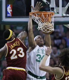 Cleveland na prahu vypadnutia, Boston vedie 3:2