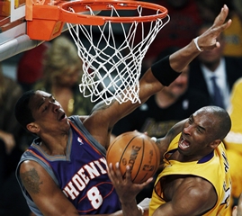 Artest naklonil misky váh na stranu Lakers