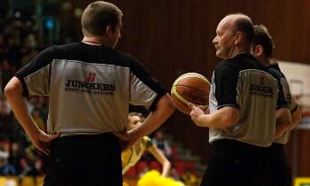 Úvodné kolo mužskej extraligy bez registrovaných arbitrov