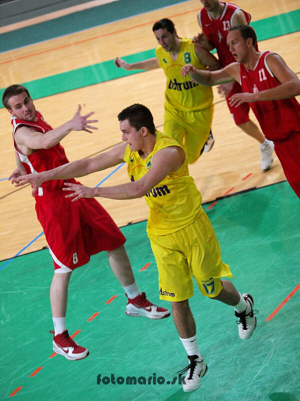 V Leviciach s novými dresmi, cieľom postup do play-off