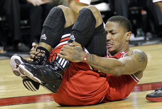 Derrick Rose sa postaral o desiatu prehru San Antonia