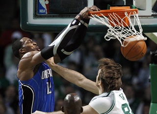 Vo februári najlepší Howard a Aldridge