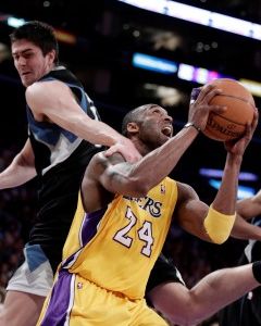 LeBron James opäť vynikajúci na ihrisku súpera