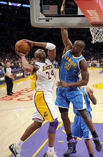Piata prehra Lakers za sebou