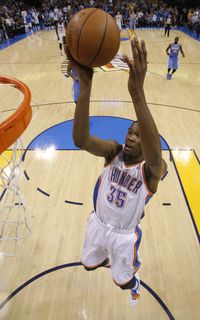 V apríli najlepší LeBron James a Kevin Durant
