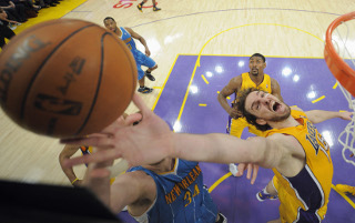 Lakers a Spurs vyrovnali stav svojich sérií