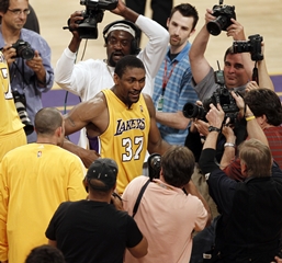 Lakers v Dallase bez potrestaného Artesta
