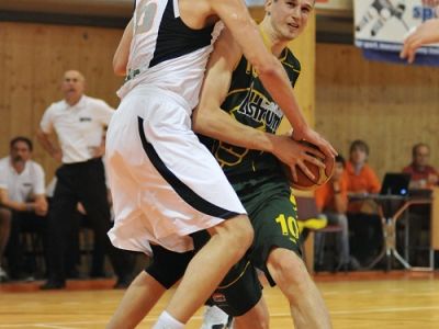 Pod väčším tlakom bude súper, tvrdí Jozef Vojtek