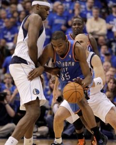 Thunder neustrážili Nowitzkého, nastrieľal 48 bodov