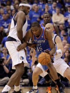 Thunder neustrážili Nowitzkého, nastrieľal 48 bodov
