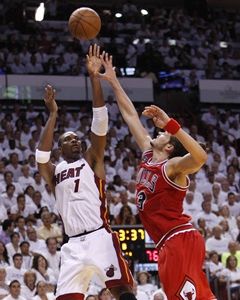 V Miami úradoval Bosh, Heat prvý raz vedú nad Chicagom