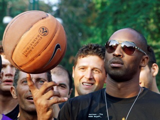 Kobe Bryant pripúšťa možnosť stráviť sezónu v Taliansku