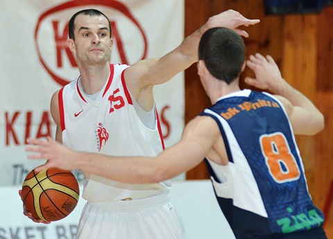 Hovaňák ostáva v extralige, Sedmák preferuje NBL