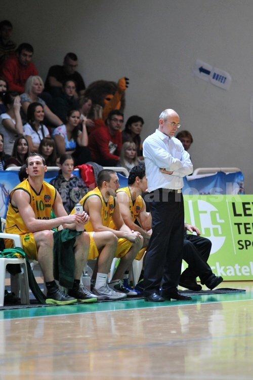 Levice odvolali trénera Róna, porúča sa aj Koštomaj